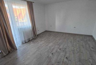 Apartament cu 3 camere decomandat în Central - 2