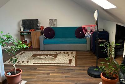 Casa cu 3 dormitoare + Living + Mansarda amenajata - 15 min Metrou - 2