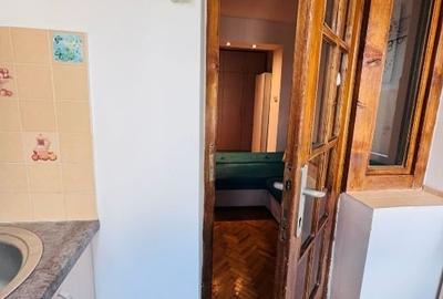 Apartament cu 3 camere semidecomandat, mobilat în Girocului - 13