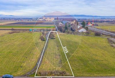 Teren de 3600 mp, în Stupini