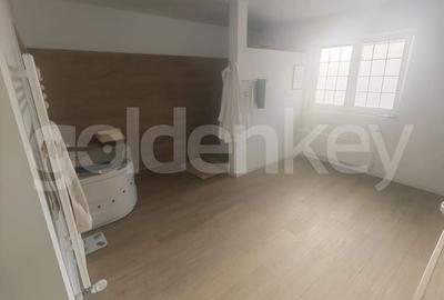 Casă cu 8 camere cu Teren 200 Mp în Central - 17