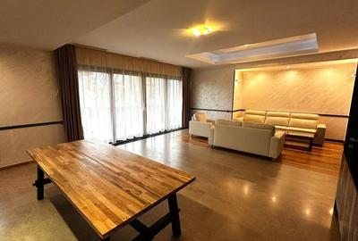 Apartament cu 3 camere decomandat, mobilat în Primăverii