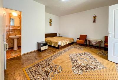 Casă cu 7 camere cu Canalizare în Central - 3