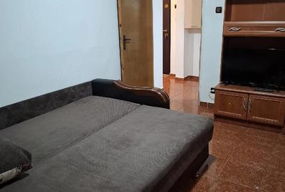 Garsonieră decomandată în 9 Mai