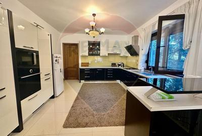 Casă cu 5 camere cu Teren 1180 Mp în Sicrita - 4