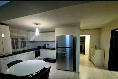 Apartament cu 4 camere decomandat în Central - 2