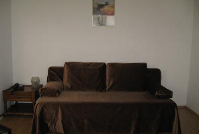 Balta Alba, Salajan, Piata Titan, la statuie - 2