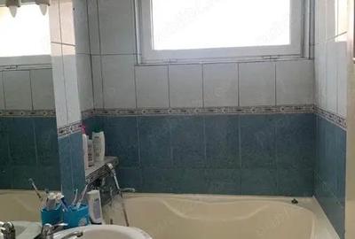 Apartament cu 3 camere semidecomandat în Podu Roș - 1