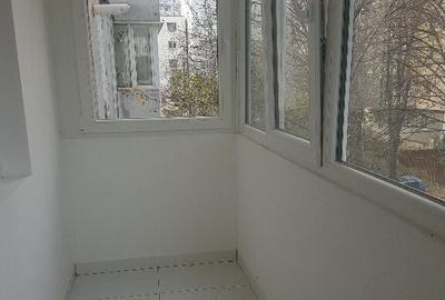 Apartament doua camere, etaj 2, renovat, liber, Narcisa - 11