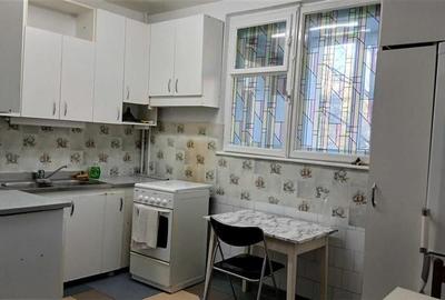 Apartament cu 3 camere semidecomandat, mobilat în Baba Novac