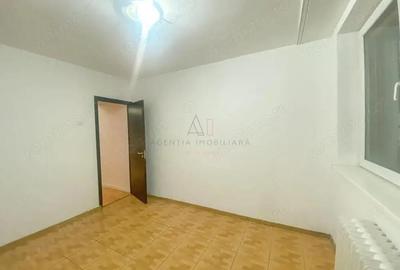 Apartament cu 4 camere semidecomandat în Apusului - 9
