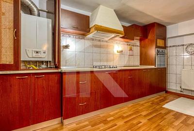 Casă individuală cu 10 camere cu Canalizare în Băicoi - 8