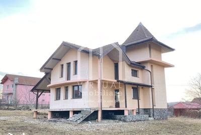 Casă cu 4 camere cu Teren 2000 Mp în Șura Mare