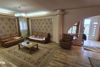 Casă cu 5 camere cu Teren 1000 Mp în Vânători - 10
