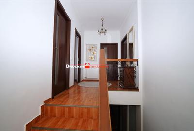 Casă cu 4 camere cu Teren 241 Mp în Sânmartin - 12