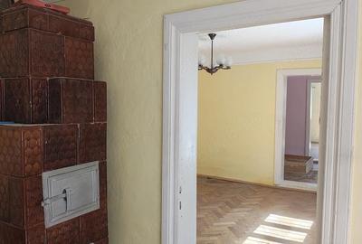 Casă cu 4 camere cu Teren 424 Mp în Chercea - 1