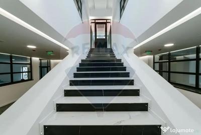 Spațiu comercial, de 2,300 mp, în Central - 1