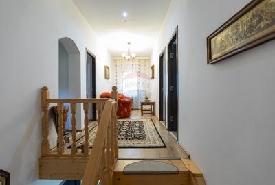 Casa / Vila cu 8 camere de vanzare+multiple constructii, teren,Luncani - 9