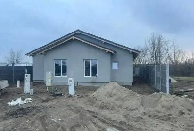 Casă cu Teren 415 Mp în Albina - 9