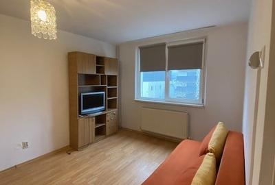 Apartament 2 camere, etaj 3, central, 300 euro/lunar. - 1