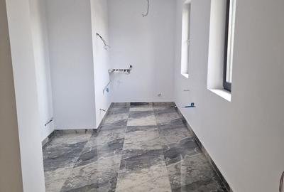 Casă cu 5 camere cu Teren 220 Mp în Apărătorii Patriei - 2