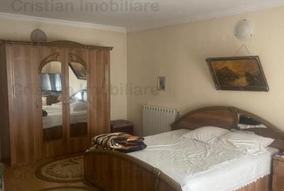 Casă cu 3 camere cu Teren 200 Mp în Central