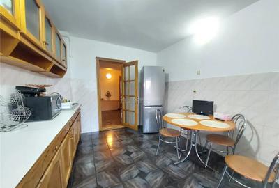 Apartament cu 4 camere decomandat în Transilvaniei - 3