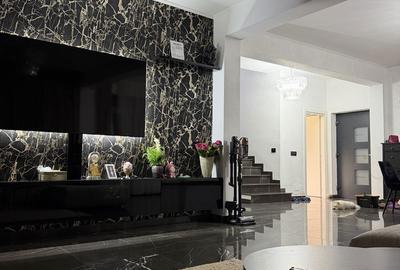 Casă cu 4 camere cu Canalizare în Dobroești - 2