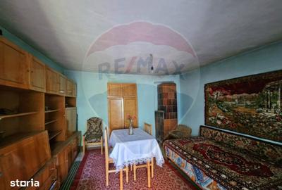 Casă cu 4 camere cu Teren 358 Mp în Mărgineni