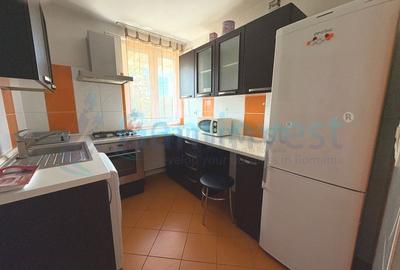 Apartament cu 2 camere semidecomandat, mobilat în Centru Civic