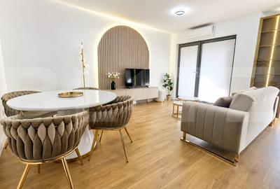 Apartament cu 3 camere semidecomandat, mobilat în Calea Moldovei