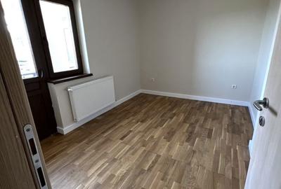 Apartament cu 3 camere decomandat în Clăbucet - 5