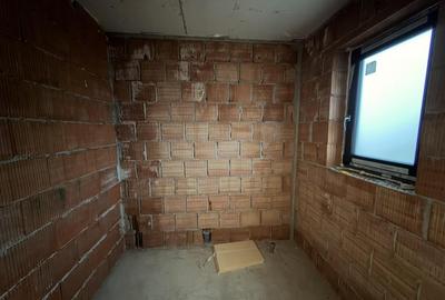 Casă cu 5 camere cu Teren 500 Mp în Sântandrei - 4