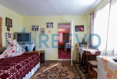 Casă cu 5 camere cu Teren 3365 Mp în Conțești - 1