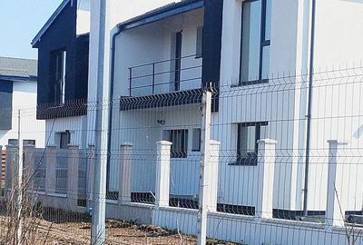 Casă cu 3 camere cu Teren 110 Mp în Central