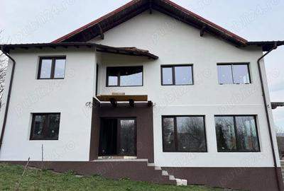 Casă cu 6 camere în Breaza de Sus - 4