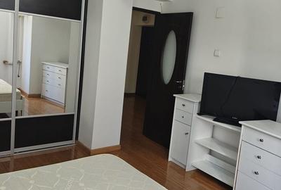 Apartament cu 2 camere decomandat în Calea București - 1