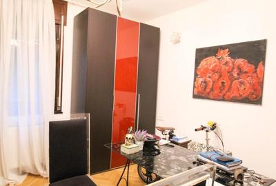 Londra etj 1- cu 2 balcoane in vila P+2- Apartament in vila - 5