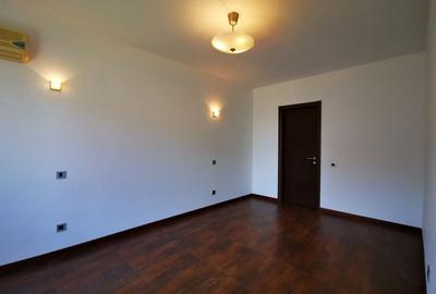 Vila duplex cu design modern in cartier rezidential - 10