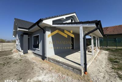 Casă cu 4 camere cu Teren 400 Mp în Sânmihaiu Român - 13