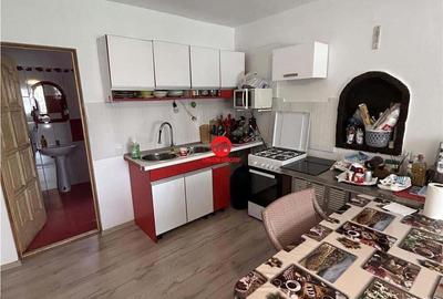 Casă cu 4 camere cu Teren 555 Mp în Eforie