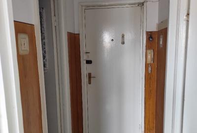 Apartament 2 camere bloc recent reabilitat strada Moldovi?a sector 4 - 17