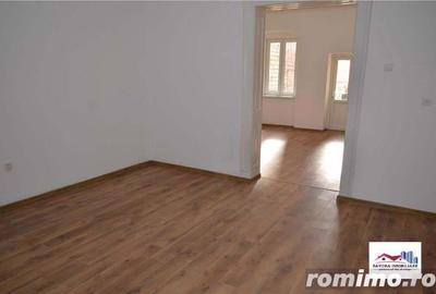 Spatiu Comercial de Inchiriat in Zona Centrala - 1