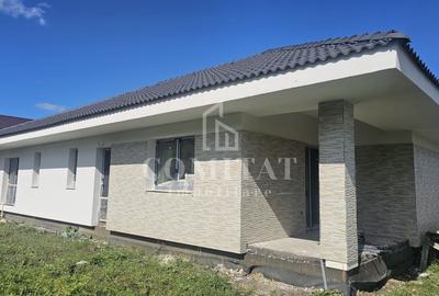 Casă individuală cu 4 camere cu Canalizare în Chinteni