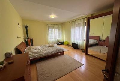 Proprietate deosebita de vanzare in centrul Bacaului- eleganta, istorie si inves - 24