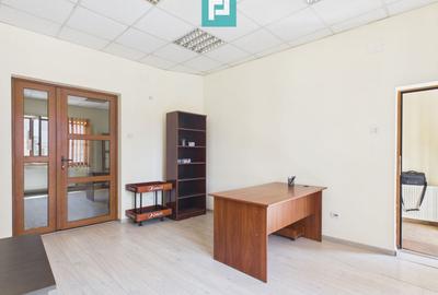 Spațiu comercial, de 62.040000915527 mp, în Central - 1