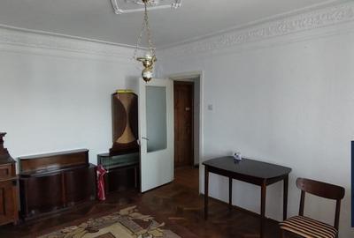 Apartament cu 2 camere decomandat în Central - 2
