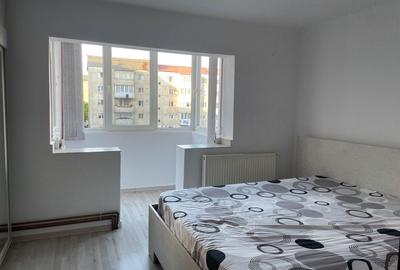 Apartament cu 3 camere decomandat în Exterior Vest - 3