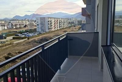 Apartament cu 3 camere decomandat în Tractorul - 1