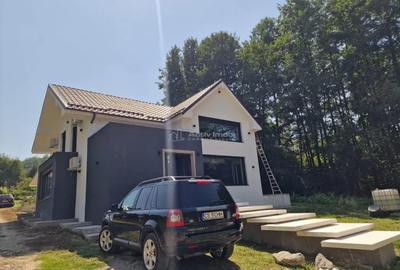 Casă cu 6 camere cu Teren 1400 Mp în Central - 11